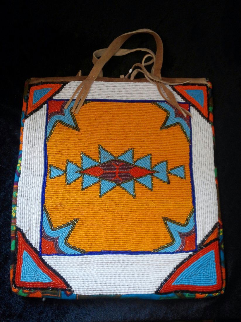 BEADED POSSIBLE BAG (1 of 2)