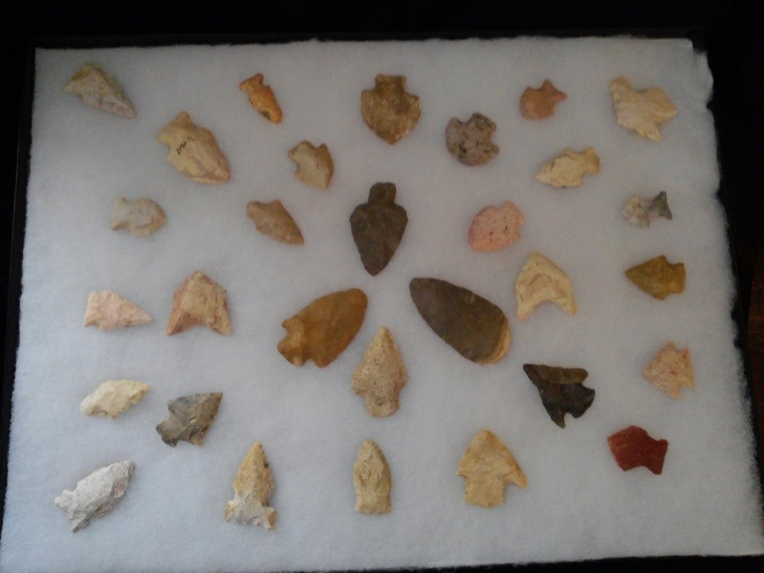 30 MISSOURI  ARROWHEADS    INDIAN ARTIFACT (1 of 1)
