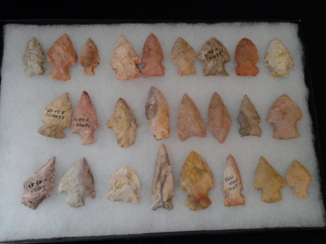 25 MISSOURI ARROWHEADS INDIAN ARTIFACTS (1 of 1)