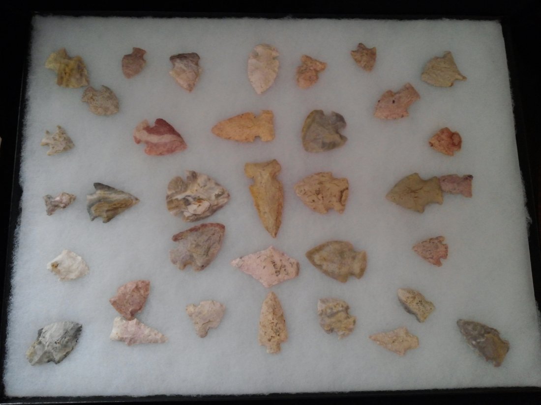 35 MISSOURI ARROWHEADS INDIAN ARTIFACTS (1 of 1)