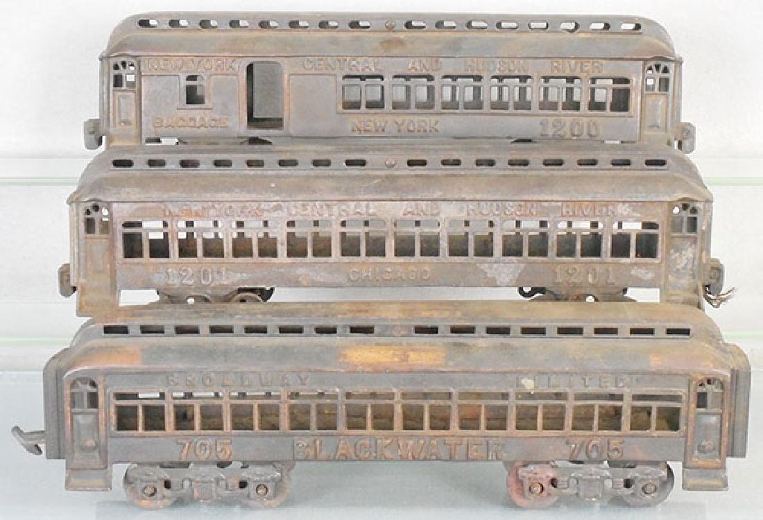 3 CAST IRON COACHES (1 of 1)