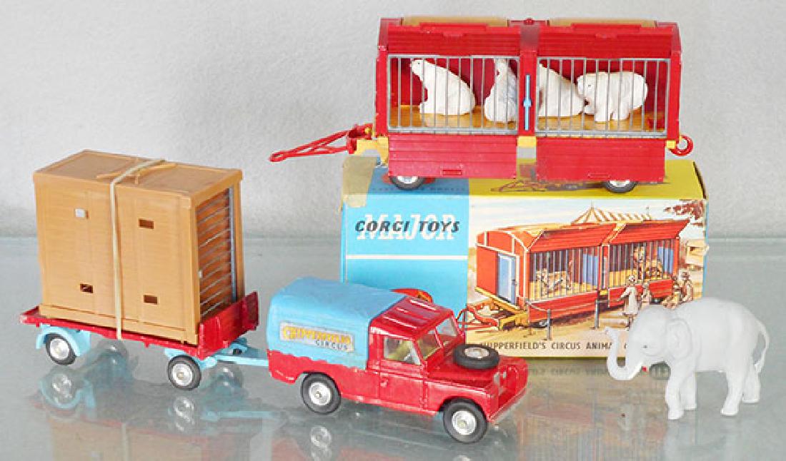 2 CORGI CHIPPERFIELD CIRCUS VEHICLES (1 of 1)