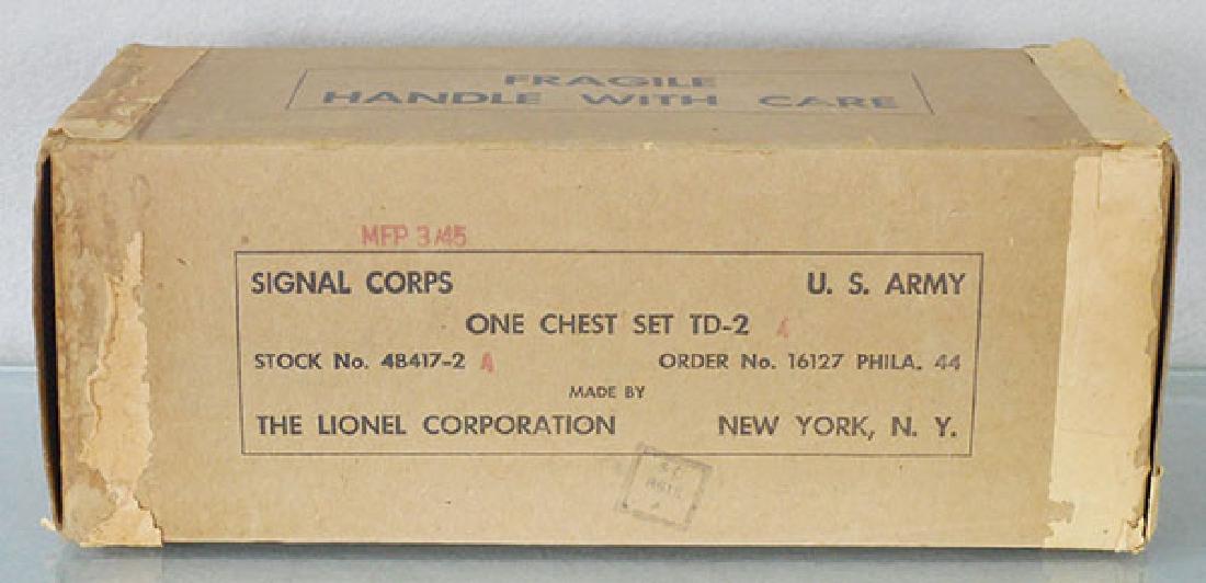 LIONEL 4B417-2A CHEST MICROPHONE (1 of 1)