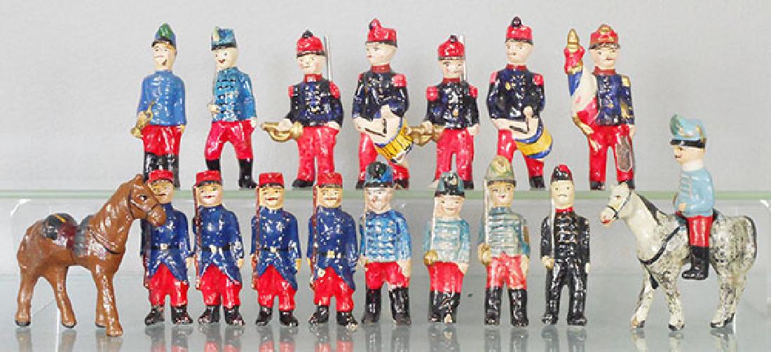 17 BON-DU FOUR SOLDIERS: papier mache Napoleonic soldiers, 4 in tall, w/paint chips, C6-7.