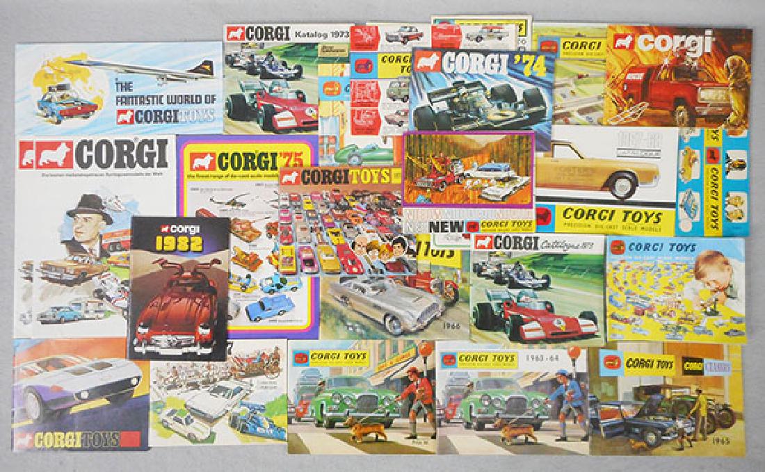 25 CORGI CATALOGS (1 of 1)