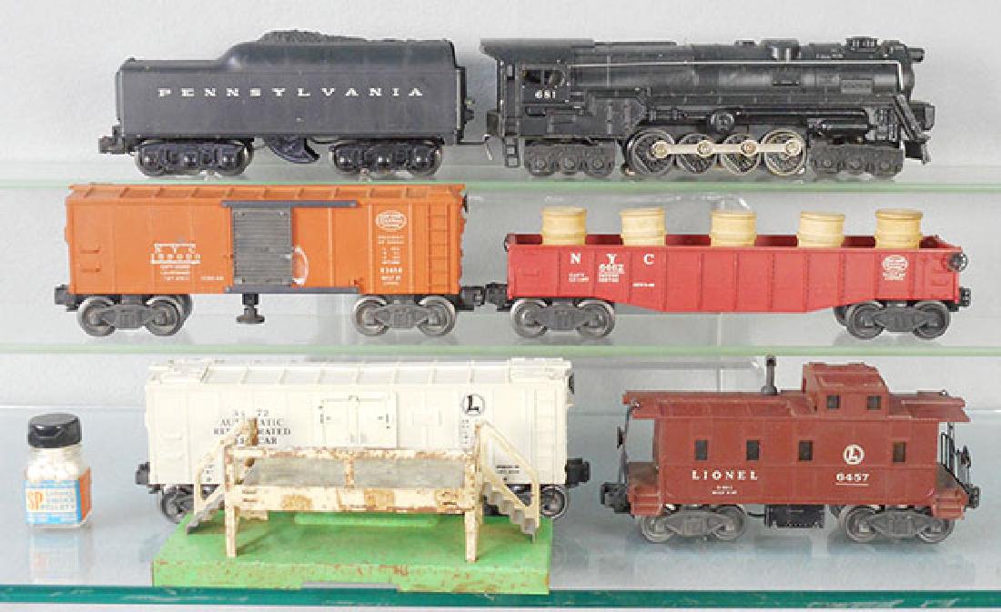 LIONEL TRAIN SET (1 of 2)