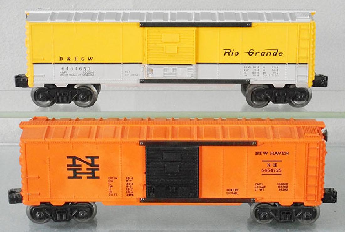 2 LIONEL 6464 BOX CARS: O ga, 6464-650 Rio Grande, 6464-725 New Haven, C7-8.