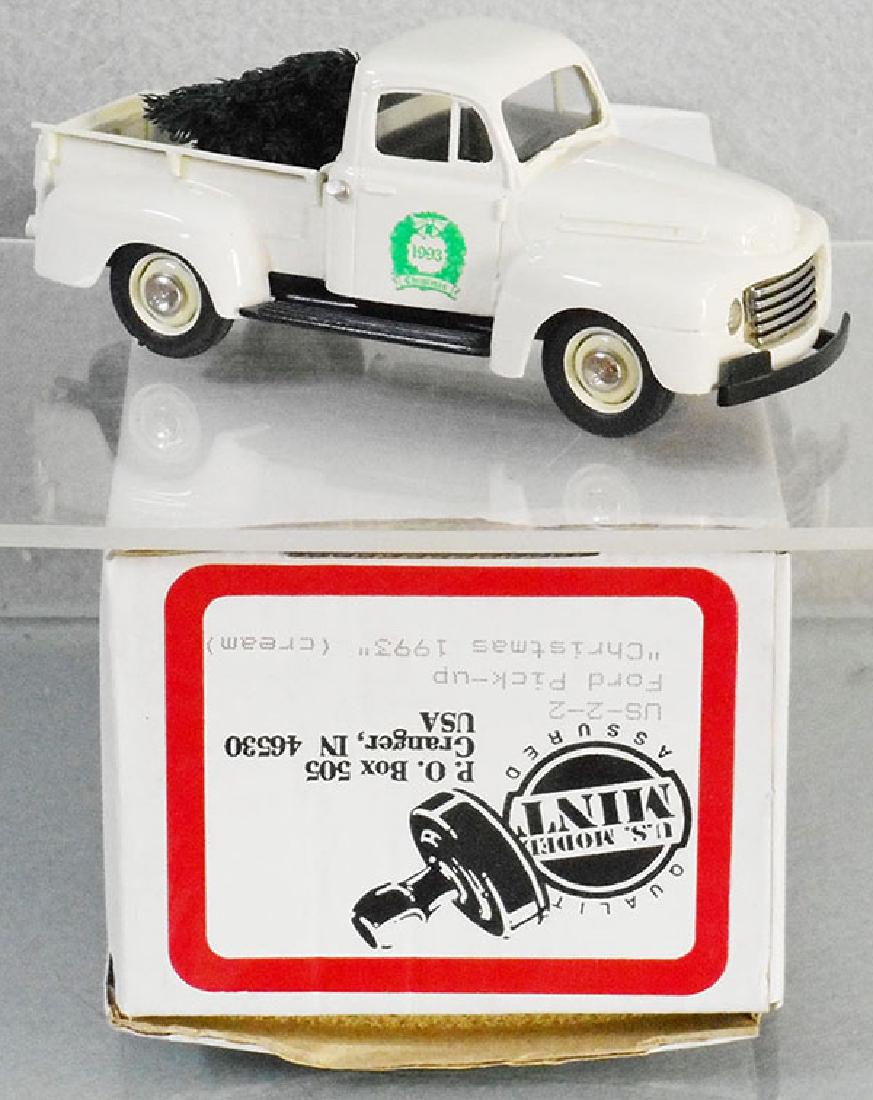 US MODEL MINT US-2-2 FORD PICK UP (1 of 1)