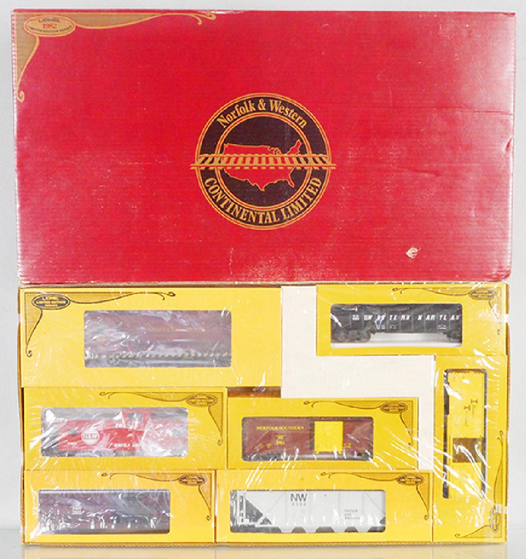 LIONEL 1260 N&W TRAIN SET: O ga, 8266 loco w/cars 7301, 9461, 6106, 6202, 9738, 6900, orig boxes & set box, C9.