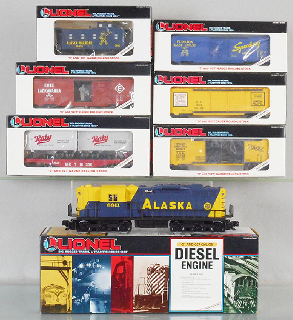 LIONEL TRAIN SET: O ga, 18811 Alaska diesel, w/cars 19239, 19209, 16523, 19215, 19809, 16330, orig boxes, C10.