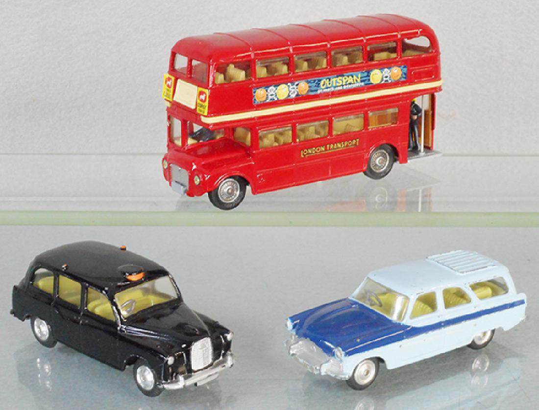 3 CORGI AUTOS (1 of 1)