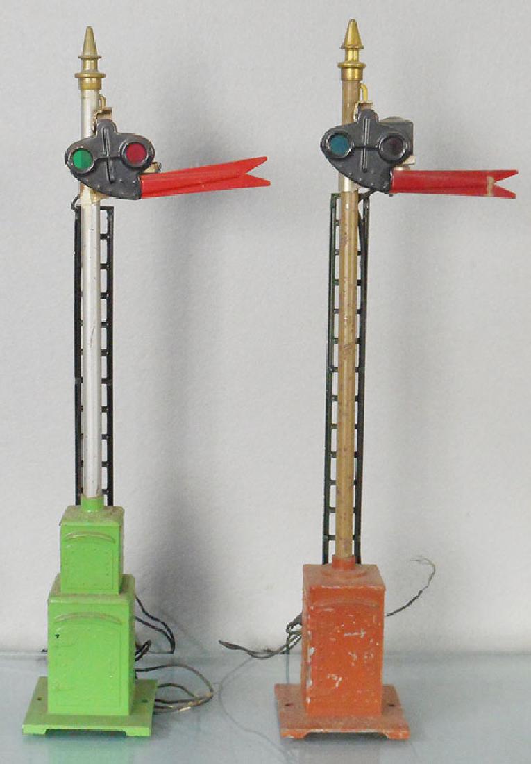 2 LIONEL SEMAPHORES (1 of 1)