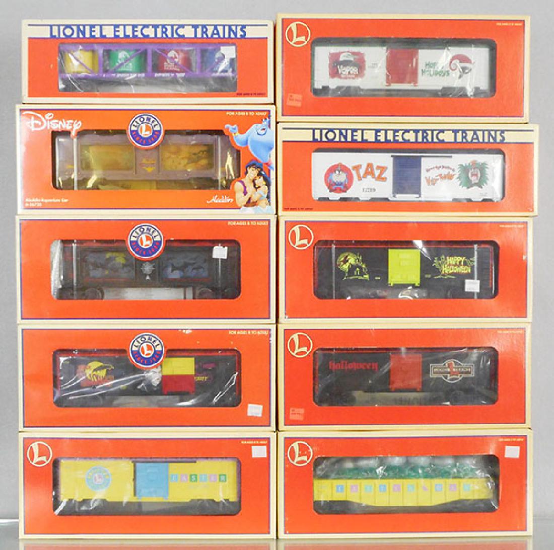 10 LIONEL HOLIDAY FREIGHT CARS (1 of 1)