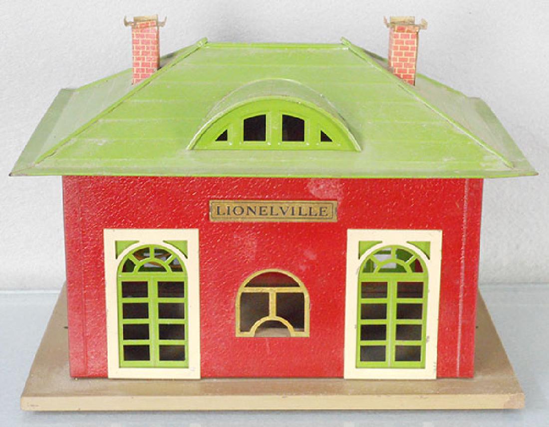 LIONEL 126 STATION (1 of 1)