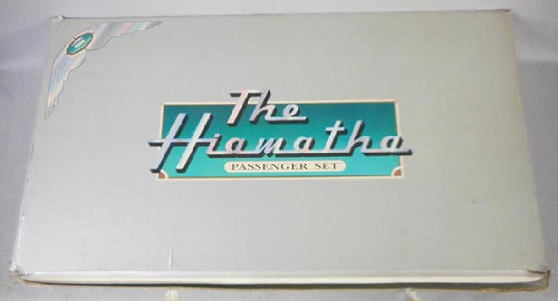 LIONEL 51000 HIATWATHA TRAIN SET: O ga, loco & tender w/3 streamlined coaches, orig set box & inserts minor wear, C8-9.