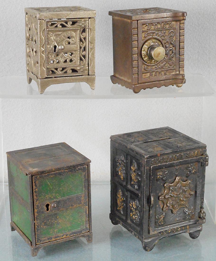 4 SAFE STILL BANKS (1 of 1)