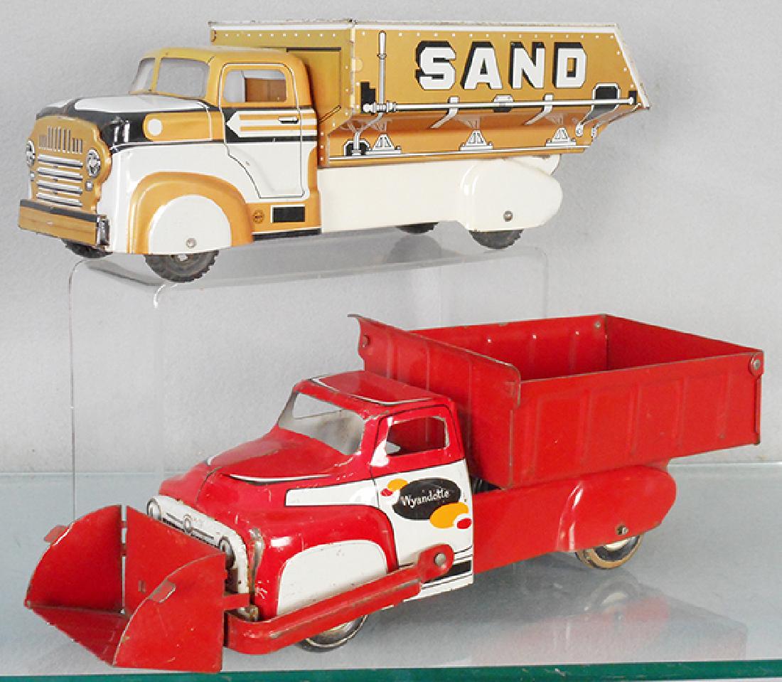 2 WYANDOTTE TRUCKS (1 of 1)