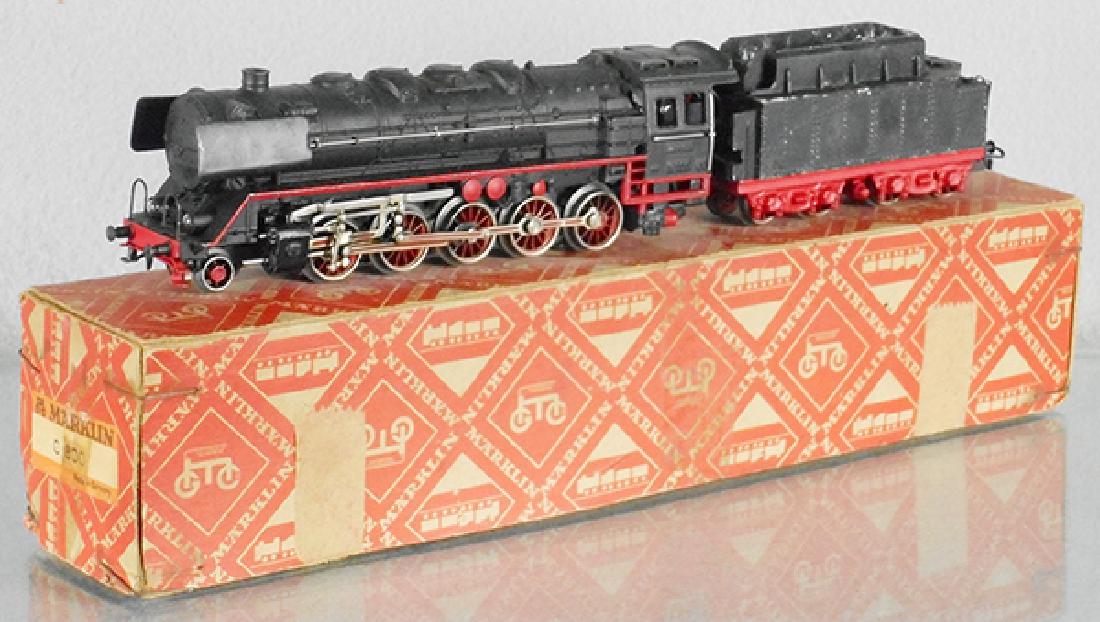 MARKLIN G800 LOCO & TENDER (1 of 1)