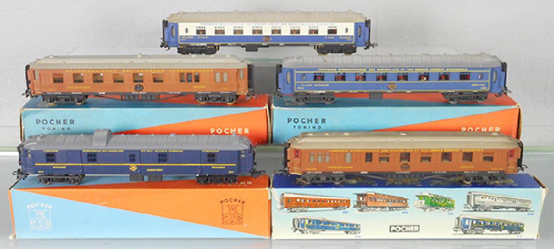 POCHER CIWL COACHES (1 of 1)