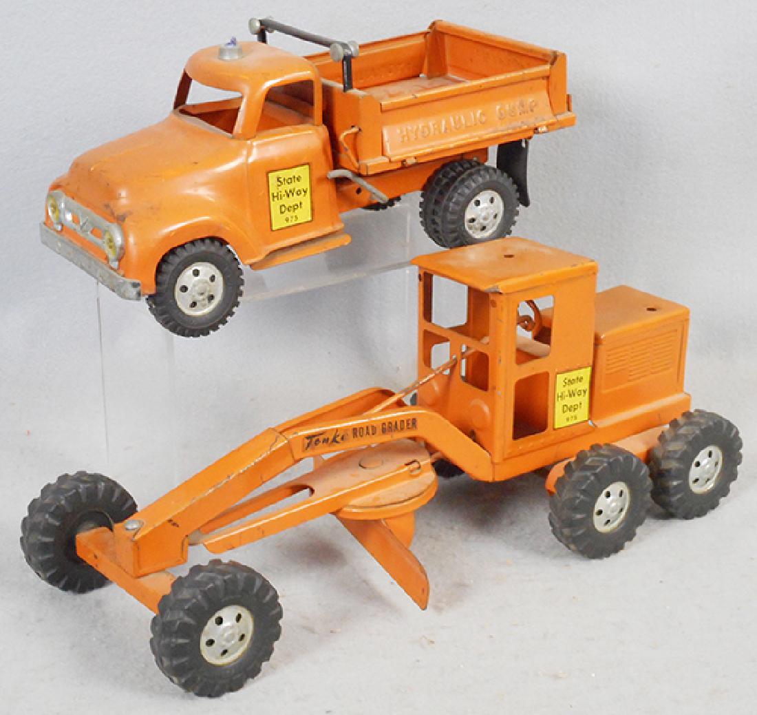 TONKA 1956 HI-WAY VEHICLES: painted pressed steel, Hydraulic Dump, missing 1 rear tire flap & siren top, Grader, missing siren & exhaust pipe, C5-6.