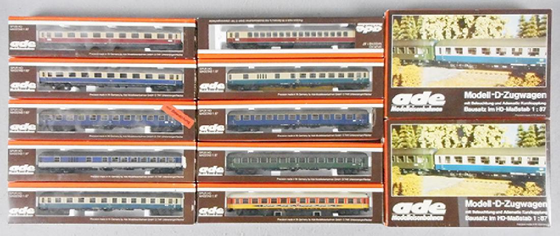 12 ADE PASSENGER COACHES: HO ga, 3252, 3251, 3004, 3151, 3211, 3001, 3161, 3152, 3203, 3004, 3201, 3003, orig boxes minor wear, C7-9.