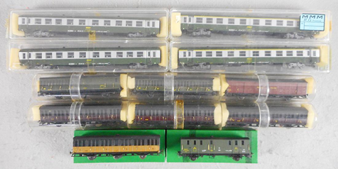 MMM RG TRAIN LOT: HO ga, 2-rail, made in France, 12 coaches, orig boxes, C7-9.