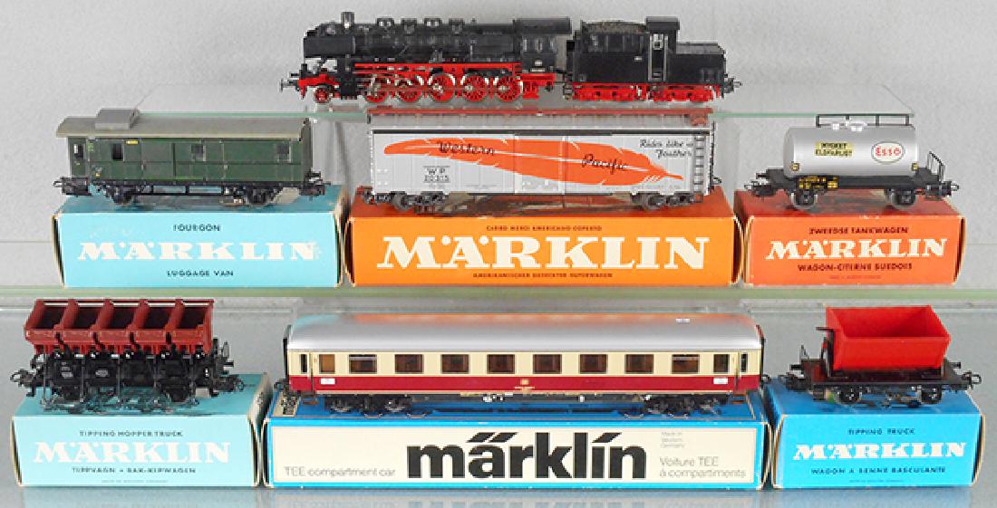 MARKLIN TRAIN SET: HO ga, 3084 loco w/cars 4003, 4571, 4524, 4635, 4085, 4513, orig car boxes only, C7-9.
