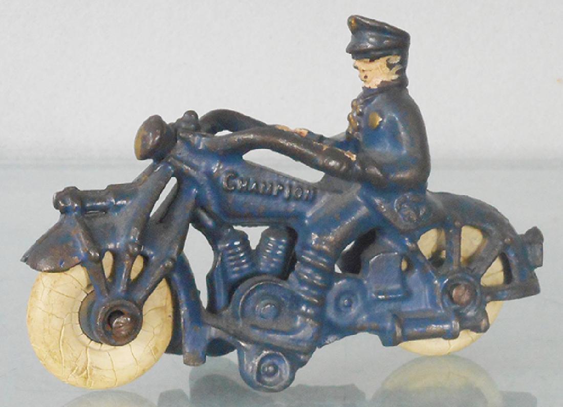 CHAMPION 551 MOTORCYCLE COP (1 of 1)