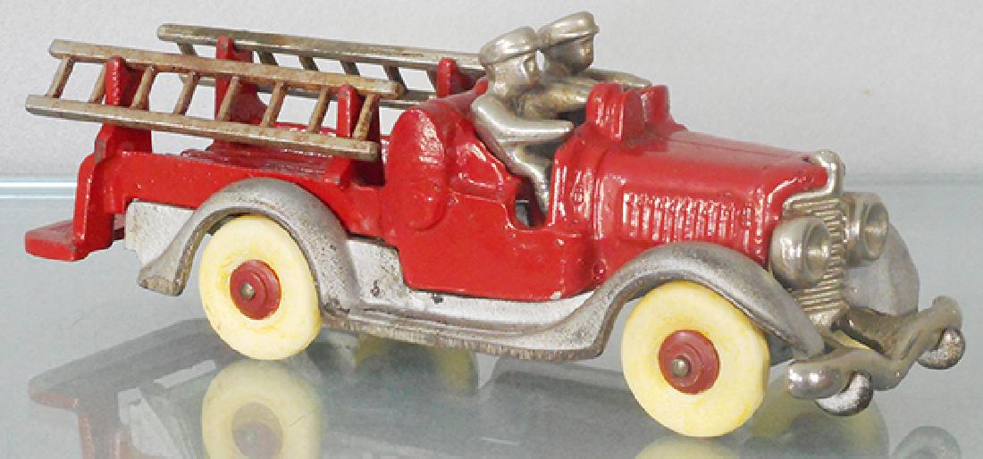 HUBLEY 519 FIRE LADDER TRUCK (1 of 1)