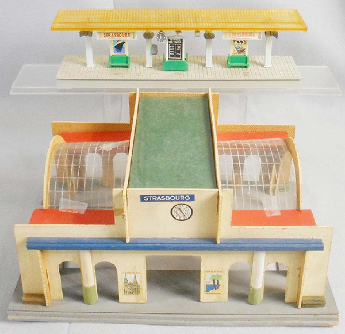 FRENCH HORNBY TRAIN ACCESSORIES (1 of 1)