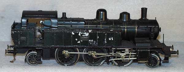 FOURNEREAU TANK LOCO: 3-rail, assembled from a kit, die cast & tin, vintage 1930¹s, some paint flaking, C5-6.