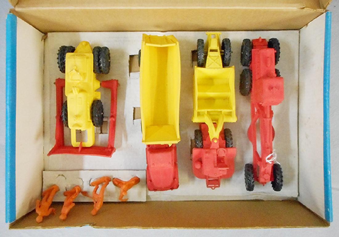 AUBURN 984 HIGHWAY CONSTRUCTION SET (1 of 2)