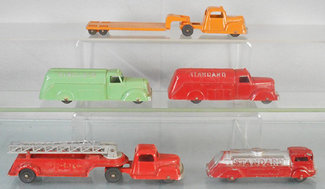 5 TOOTSIETOY INTERNATIONAL TRUCKS (1 of 1)