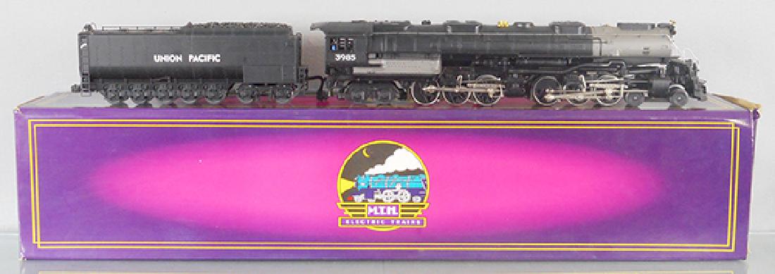 MTH 3985 UP CHALLENGER LOCO & TENDER (1 of 2)