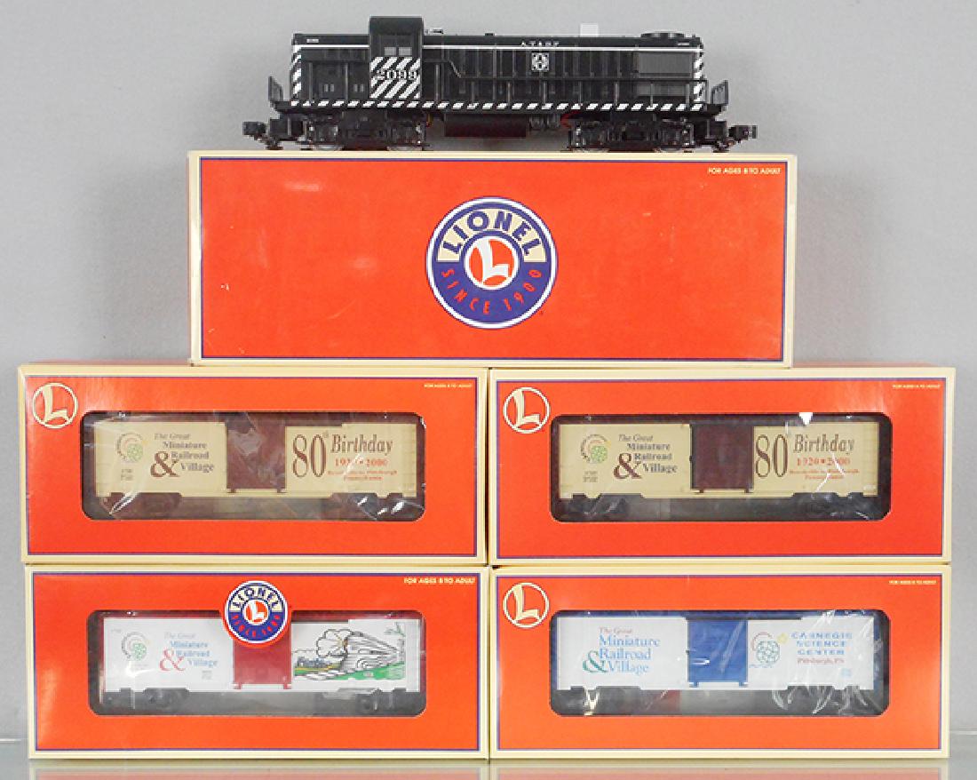 LIONEL TRAIN SET: O ga, 28832 Santa Fe RS-3 loco w/horn, w/cars 36234, 26750, 2 #36202, orig boxes & inserts, C8-9.