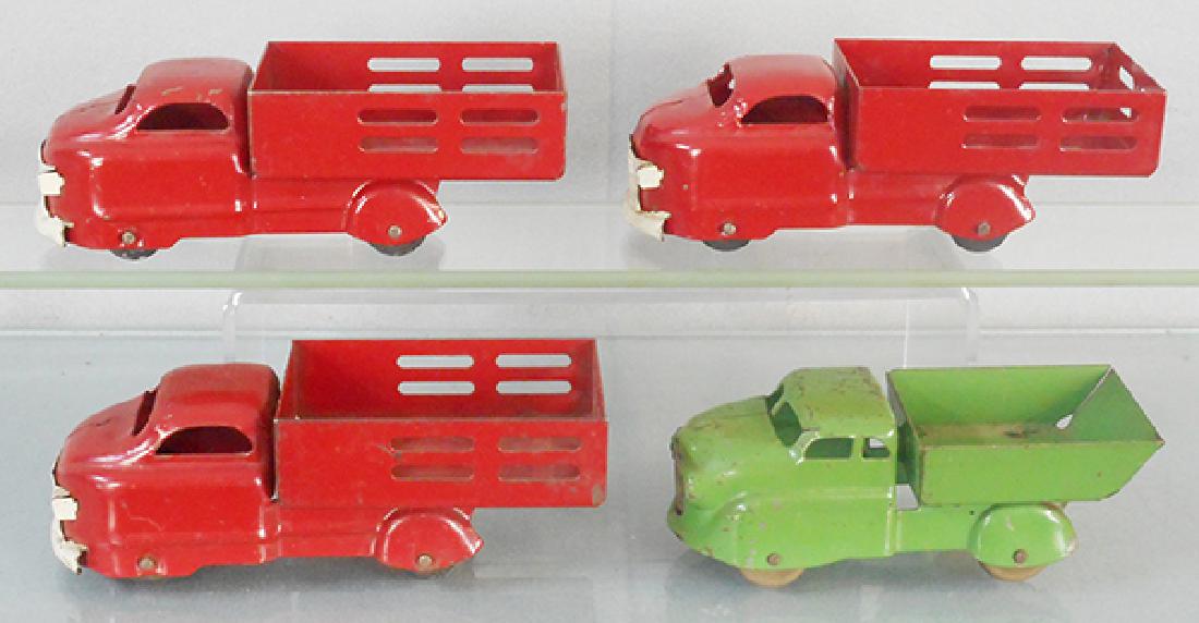 4 WYANDOTTE PICK UPS (1 of 1)