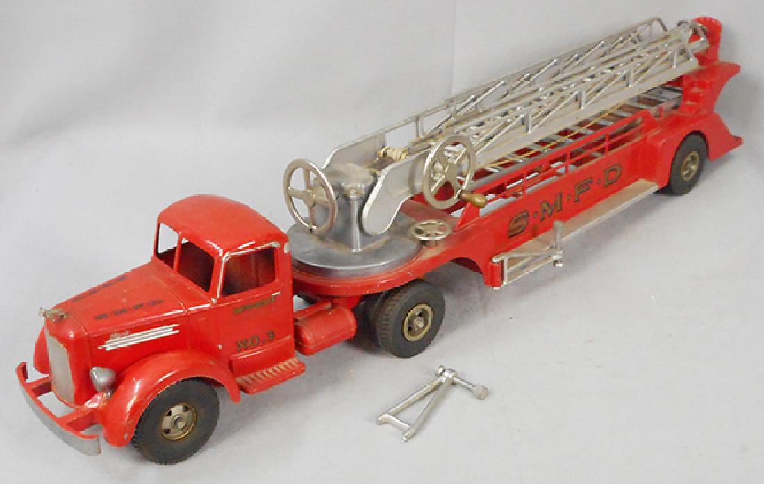 SMITH MILLER MACK AERIAL FIRE TRUCK (1 of 1)