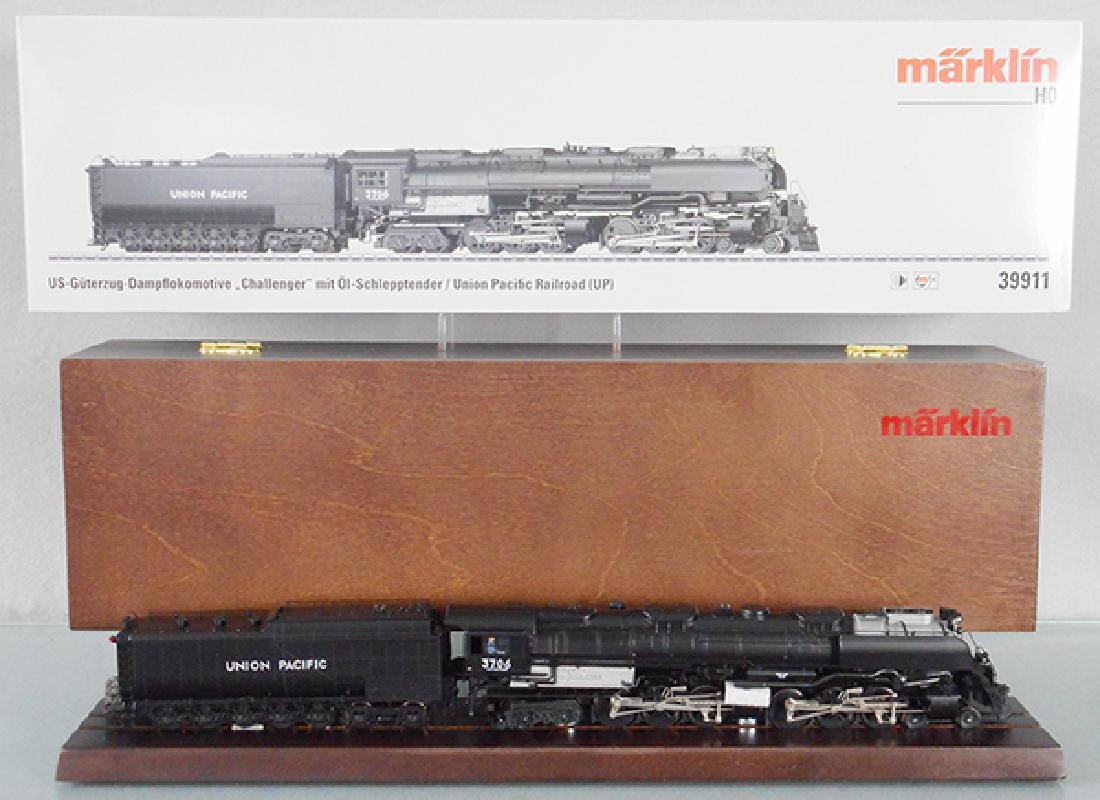 MARKLIN 39911 UP CHALLENGER LOCO & TENDER (1 of 1)