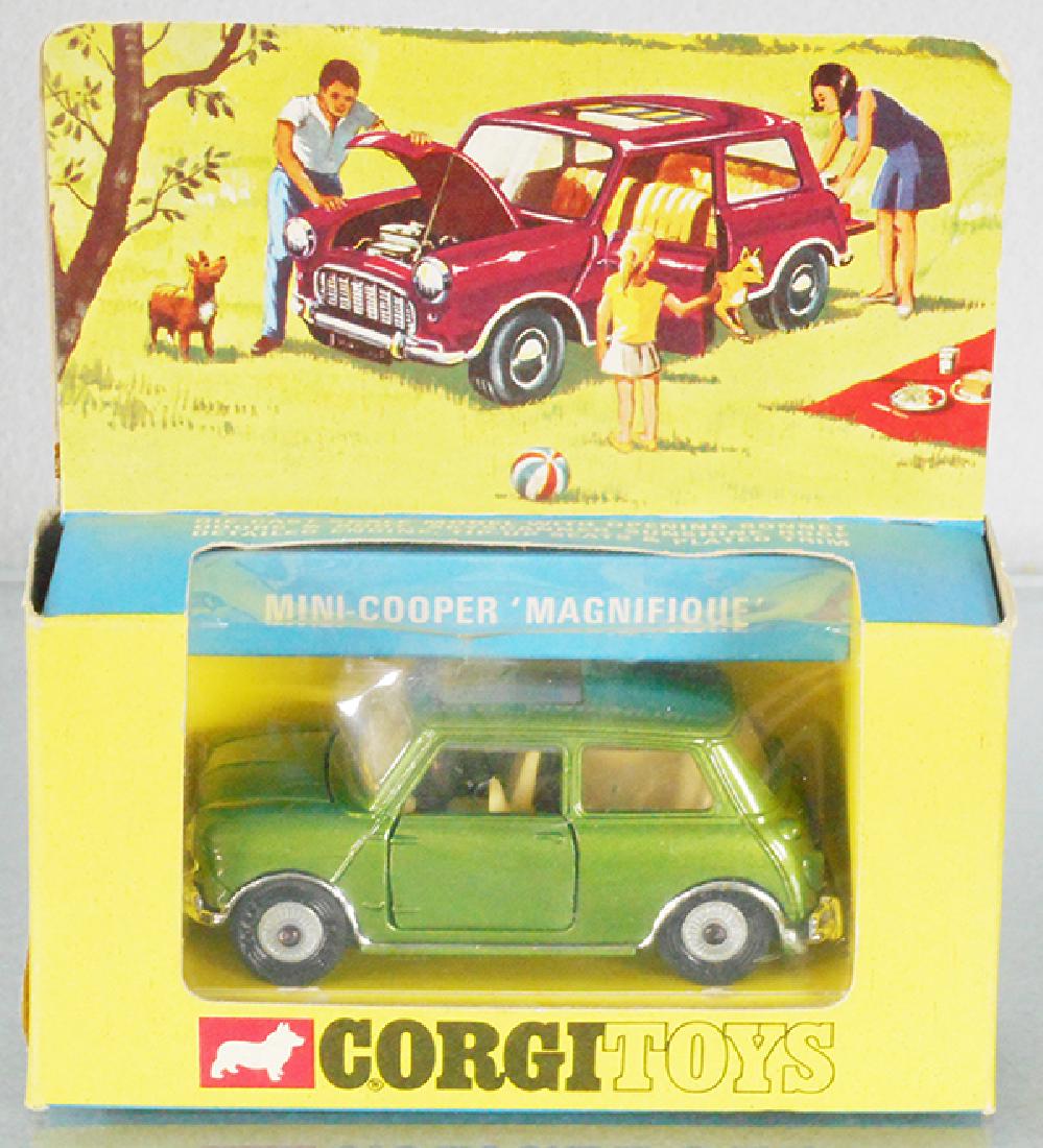 CORGI 334 MINI COOPER MAGNIFIQUE (1 of 1)