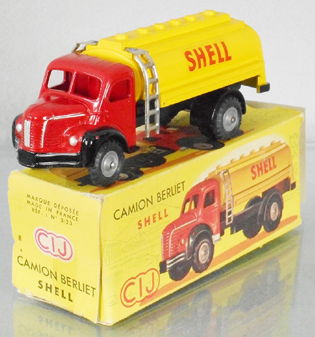 CIJ 3/23 BERLIET SHELL TANKER (1 of 2)