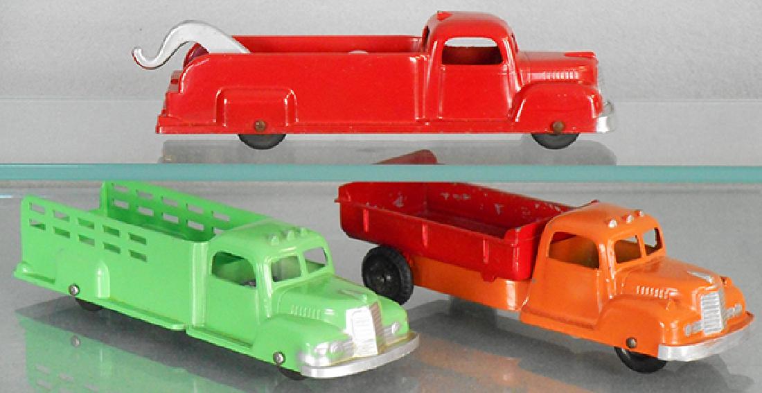 3 TOOTSIETOY DIAMOND T TRUCKS: red Wrecker, green Stake Truck, orange & red Dump Truck, C7-8.