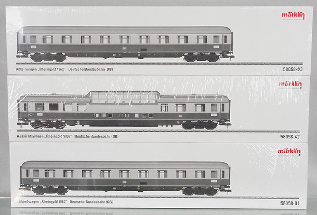 3 MARKLIN PASSENGER CARS (1 of 1)