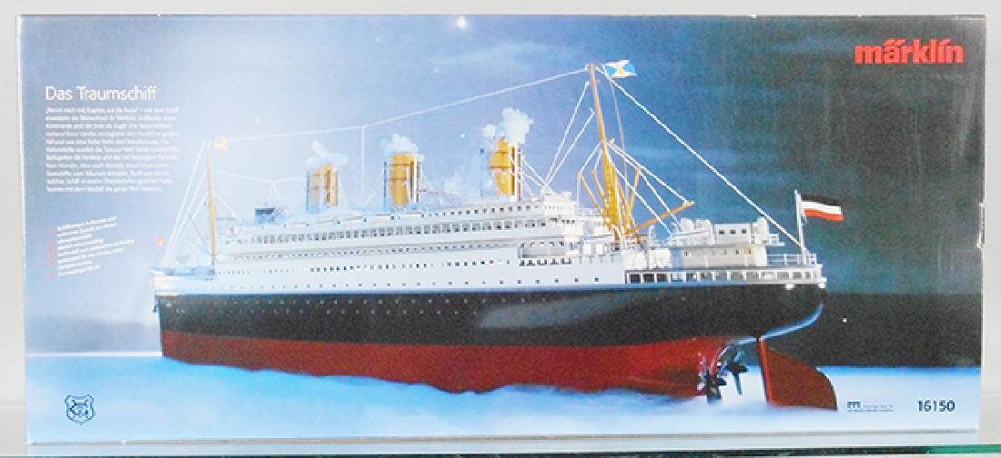 MARKLIN 16150 STEAM SHIP VICTORIA (1 of 2)