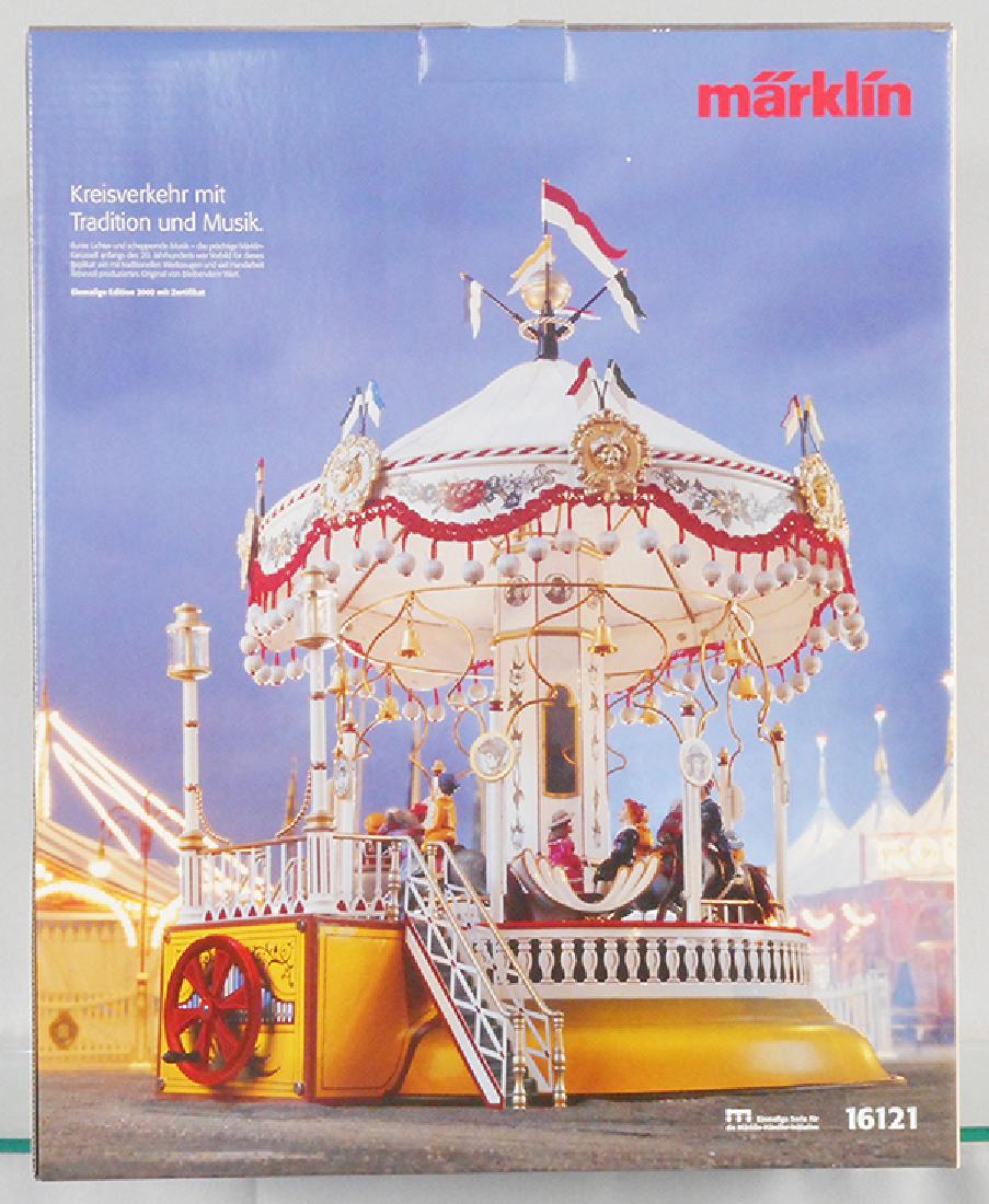 MARKLIN 16121 CAROUSEL (1 of 2)