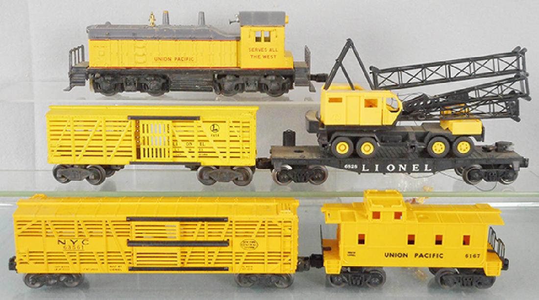 LIONEL UP TRAIN SET: O ga, 613 UP switcher, w/screw cracks, 6656 & 6356 stock cars, 6828 P&H crane car, missing some parts, 6167 caboose, C5-8.