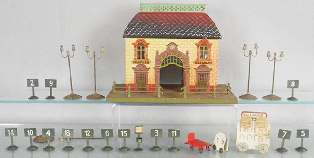 TRAIN ACCESSORIES (1 of 1)