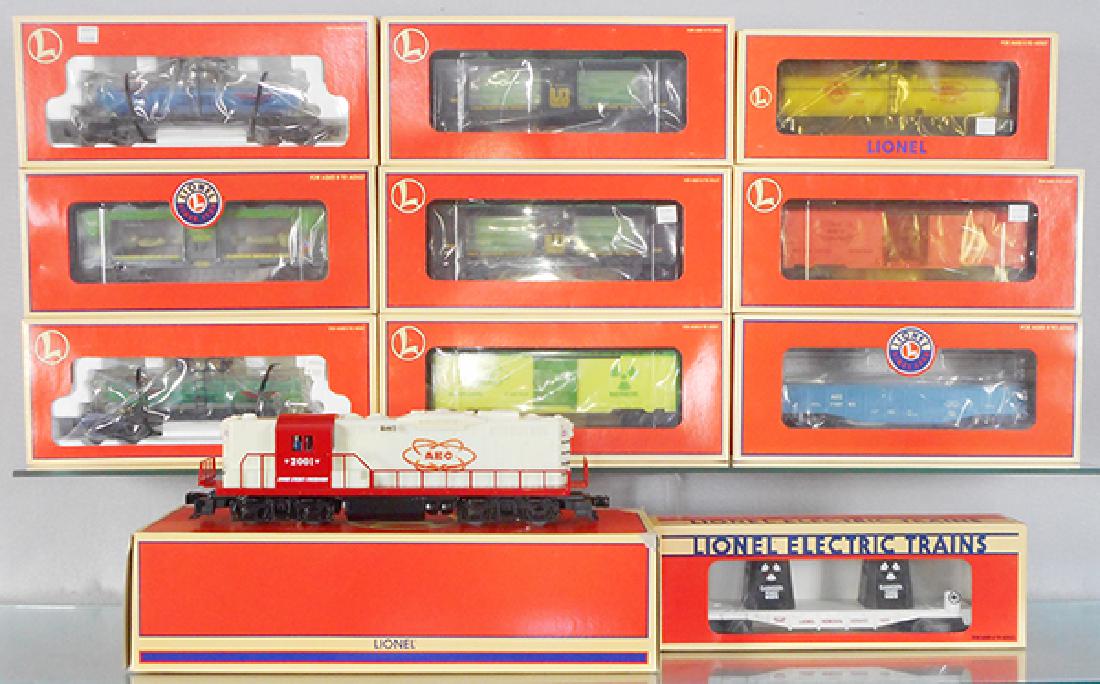 LIONEL GLOW IN THE DARK ALIEN TRAIN SET: O ga, 28527 loco w/cars 19681, 19869, 26102, 16155, 26288, 26758, 26215, 19869, 16689, 16153, orig boxes & inserts, C9-10.