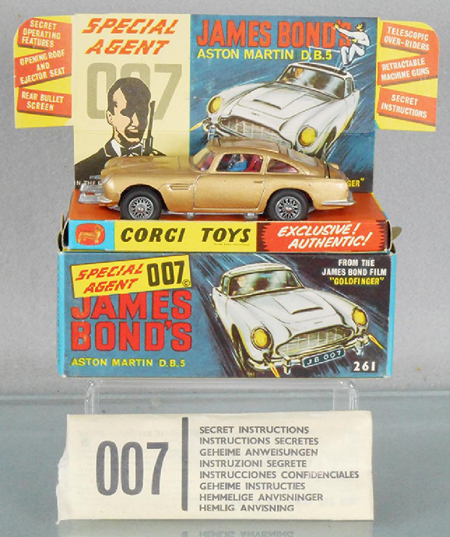 CORGI 261 JAMES BOND ASTON MARTIN (1 of 1)
