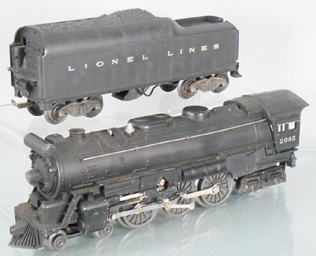 LIONEL 2065 HUDSON LOCO & TENDER: O ga, 2065 loco, front steps & cab roof bent, 2046W tender, screw crack on rear, C5-6.