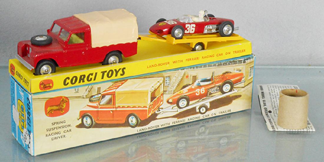 CORGI 17 LAND ROVER W/FERRARI ON TRAILER (1 of 1)